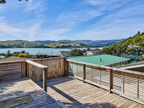 42 Spinnaker Drive, Whitby, Porirua