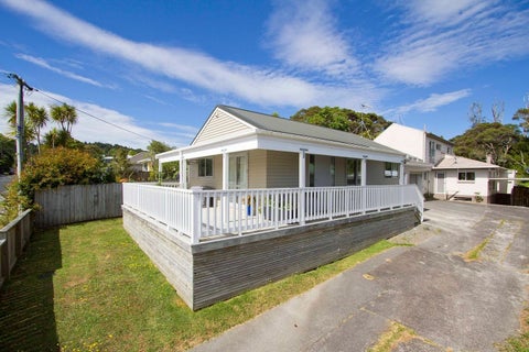 1/127 Atkinson Road, Titirangi, Auckland
