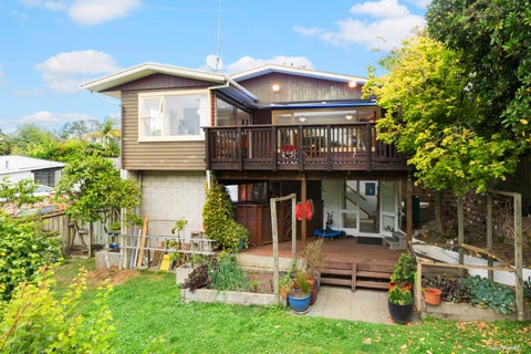 11 Onewa Road, Northcote, Auckland