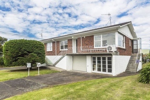 2/30 Garland Road, Greenlane, Auckland