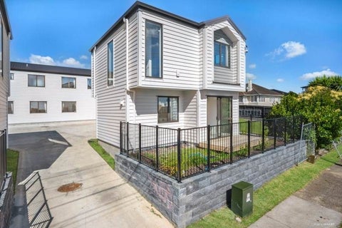 2/107 Porchester Road, Papakura, Papakura