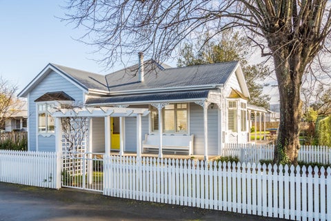 208 Main Street, Greytown