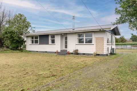460 High Street South, Carterton