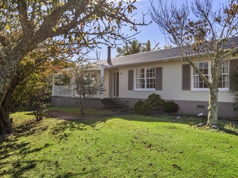 11 Fielding Crescent, Farm Cove, Auckland