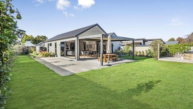 2 Matai Grove, Greytown