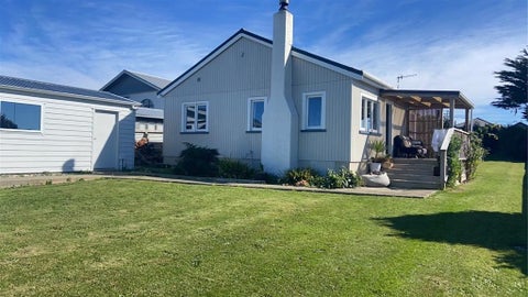 22 Irwin Street, Riverton
