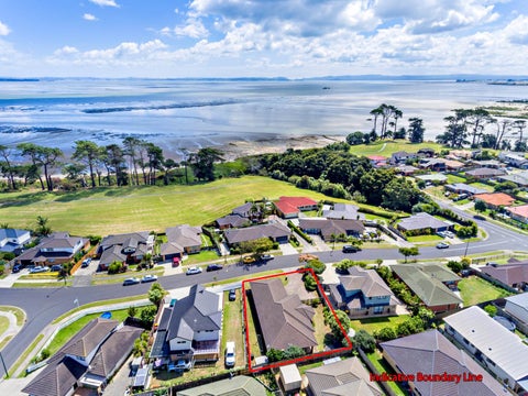 8 Nicholas Gibbons Drive, Clendon Park, Auckland