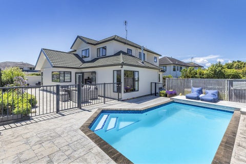 6 Voyager Way, Whitby, Porirua