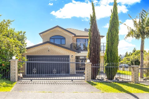 12 Bonny Crescent, Massey, Auckland