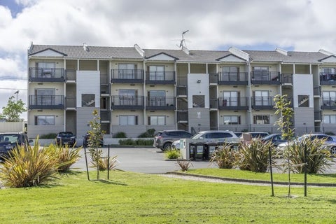 11B/71 Spencer Road, Oteha, Auckland