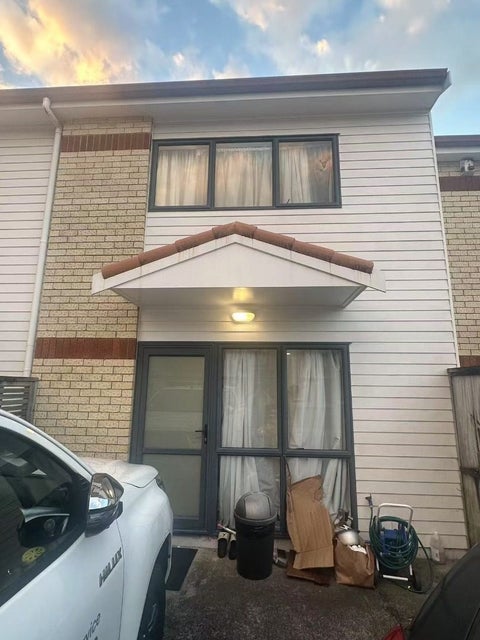 16/3 Ambrico Place, New Lynn, Auckland
