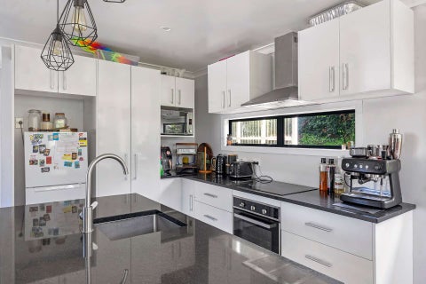 86 Pembroke Street, Westown, New Plymouth