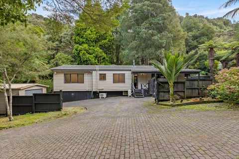 420 Scenic Drive, Waiatarua, Auckland