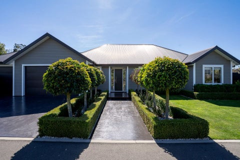 46 Carnaveron Drive, Lincoln, Lincoln
