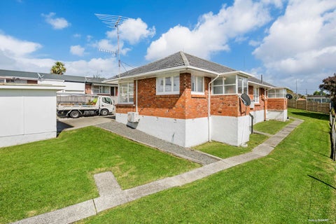 2/12 Liston Street, Northcote, Auckland