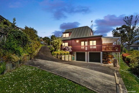 22 Redfern Lane, Glenfield, Auckland