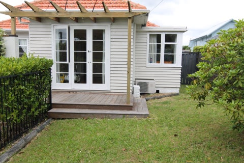 38 Waiohua Road, Greenlane, Auckland