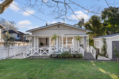 1/12 Gazelle Avenue, Beach Haven, Auckland