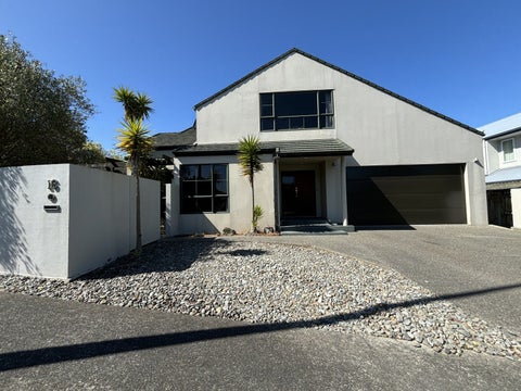 16 Ruapehu Drive, Fitzherbert, Palmerston North