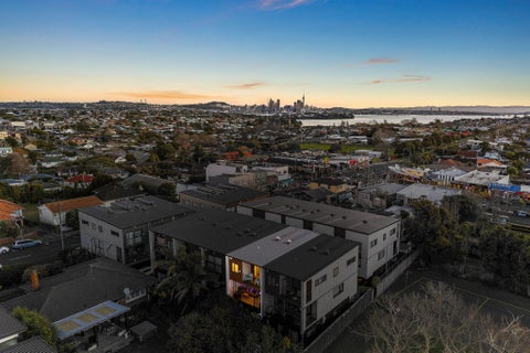 7/16 Williamson Avenue, Belmont, Auckland