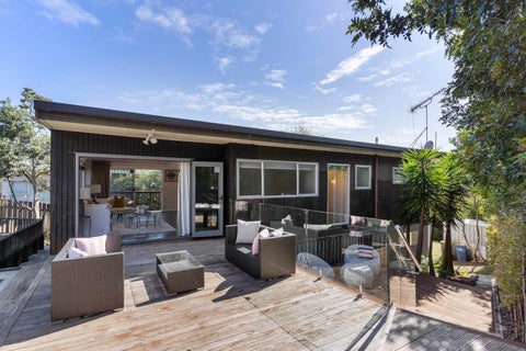 37 Stapleford Crescent, Browns Bay, Auckland
