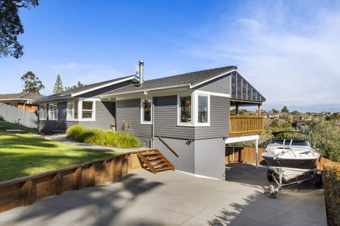 5 Addis Place, Shelly Park, Auckland