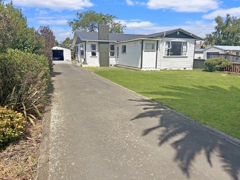 13 Augustus Street, Carterton