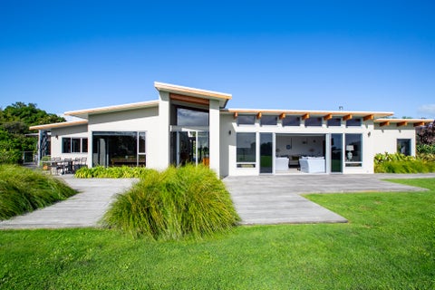 296 Plymouth Road, Koru, New Plymouth