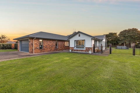 200 The Oaks Drive, Leamington, Cambridge