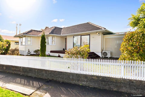 18B Falkirk Street, Blockhouse Bay, Auckland