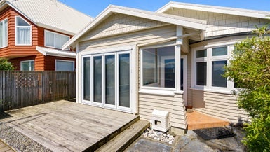 7 Marine Parade, Eastbourne, Lower Hutt