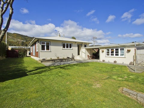 52 Wood Street, Wainuiomata, Lower Hutt