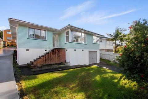20 Thornlow Street, Glendene, Auckland