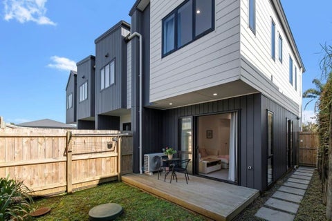 4/112 Moore Street, Howick, Auckland