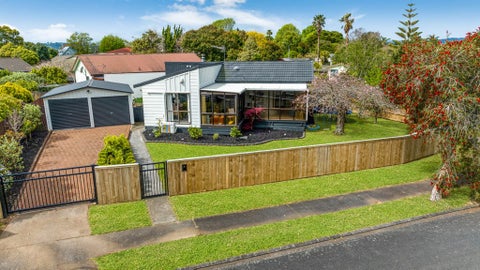 1 Oakmont Place, Wattle Downs, Auckland