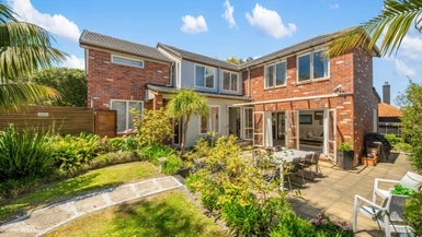 8 Queensway, Three Kings, Auckland