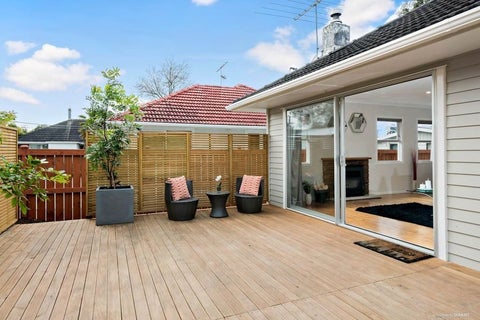 14 Ocean View Road, Northcote, Auckland