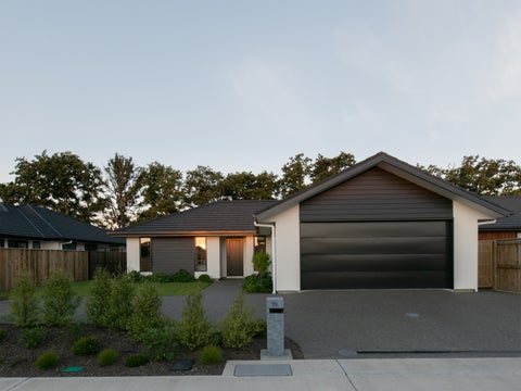 21 Oakdale Grove, Richmond