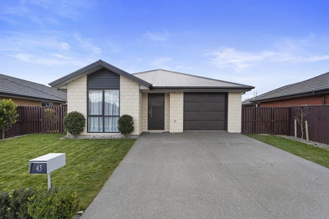 43 Tara Crescent, Woodend, Woodend