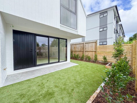 5/52 Taramea Street, Avondale, Auckland