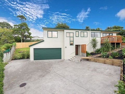 40A Castledine Crescent, Glen Innes, Auckland