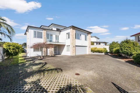 15 Onemana Way, Te Atatu Peninsula, Auckland
