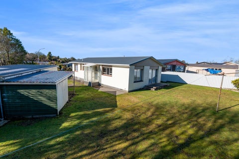 4 Caesar Street, Stratford