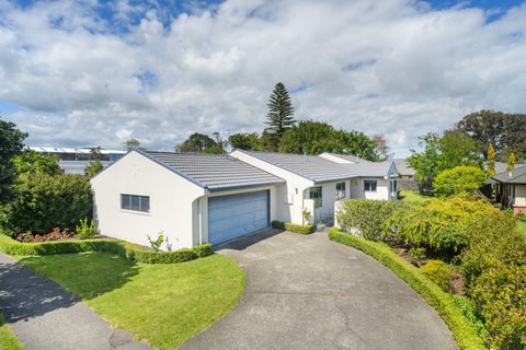 100 Summerhill Drive, Fitzherbert, Palmerston North