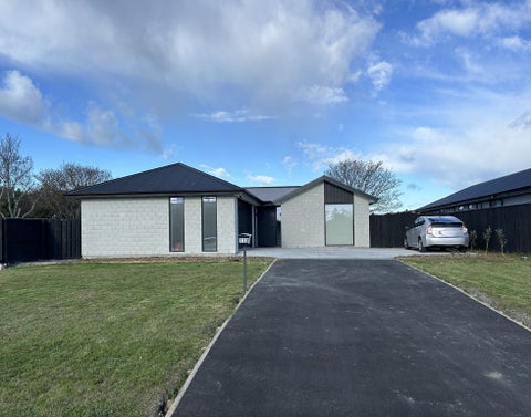 110 Carnaveron Drive, Lincoln, Lincoln