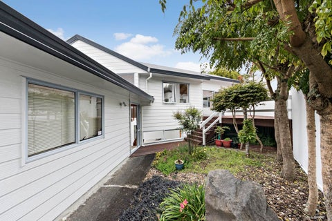1/4 Fairbanks Place, Glendene, Auckland