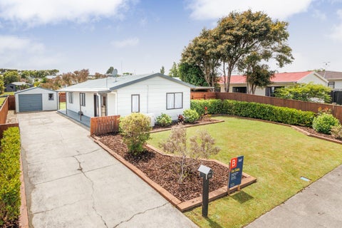 25 McLeavey Drive, Kelvin Grove, Palmerston North