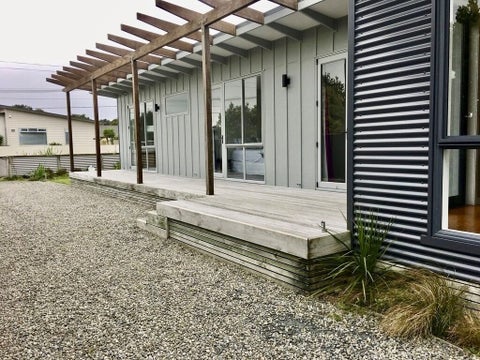6 Hohiria Street, Waikanae Beach, Waikanae