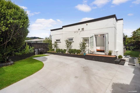 1/39 Stottholm Road, Titirangi, Auckland