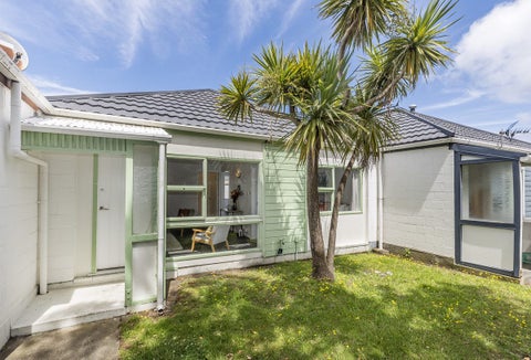 2/102 Endeavour Street, Lyall Bay, Wellington